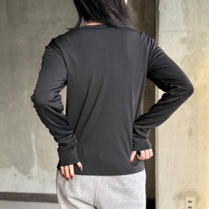 クルーネックトップス