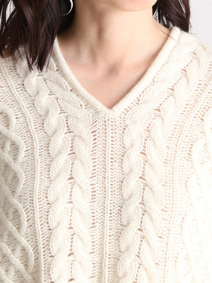 ケーブルニット