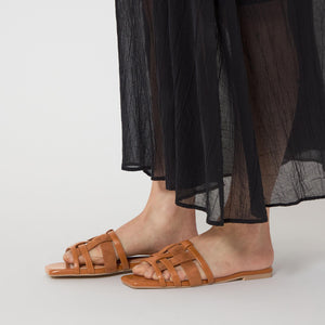 イントレフラット サンダル