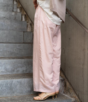 ナイロンツイルタックストレートパンツ