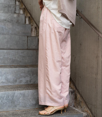 ナイロンツイルタックストレートパンツ