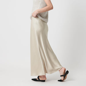 ポリエステルサテン マーメイドフレアスカート