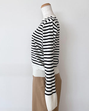 フレンチボーダーニット