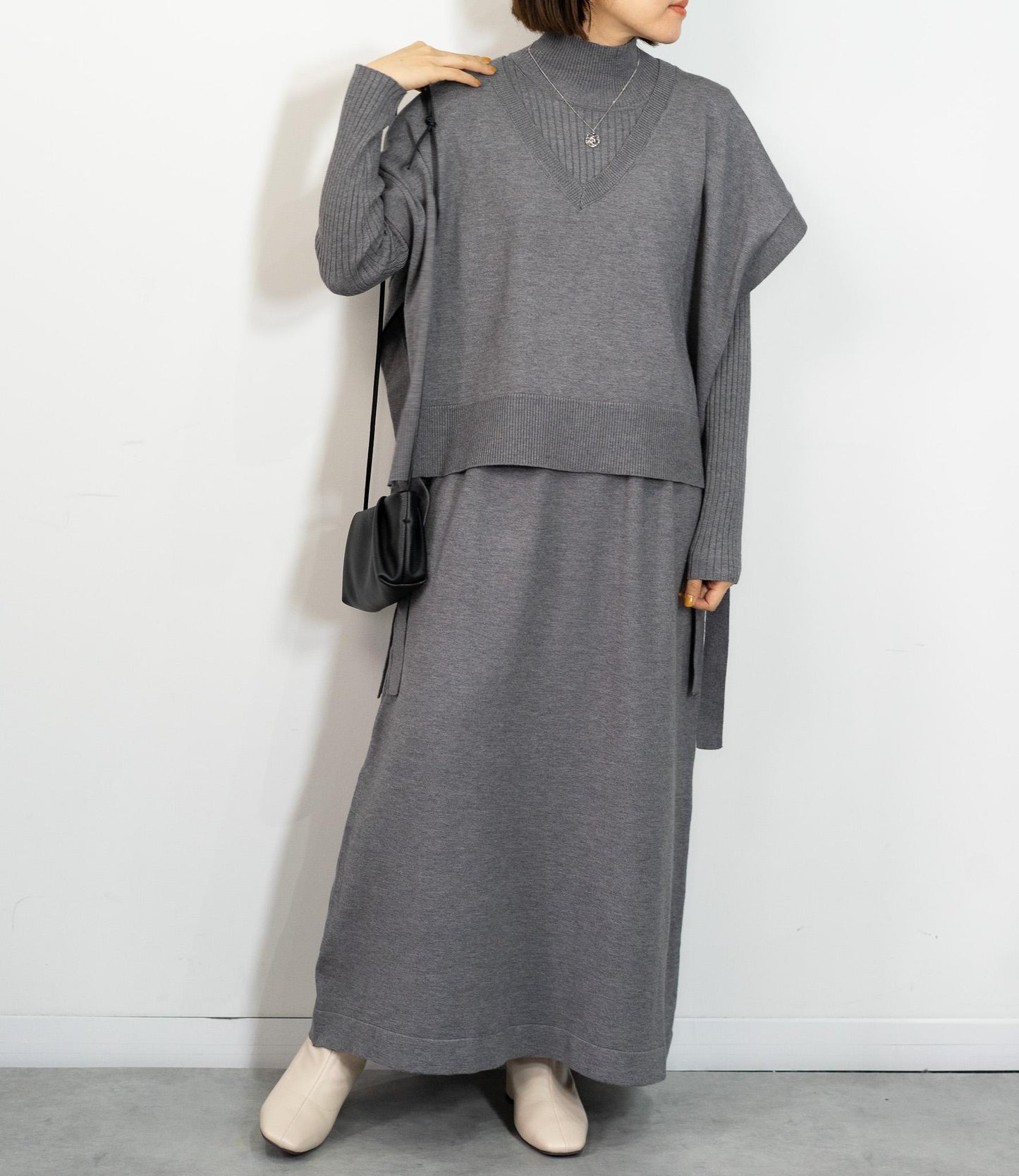 Vネックベストスリムワンピースアンサンブル