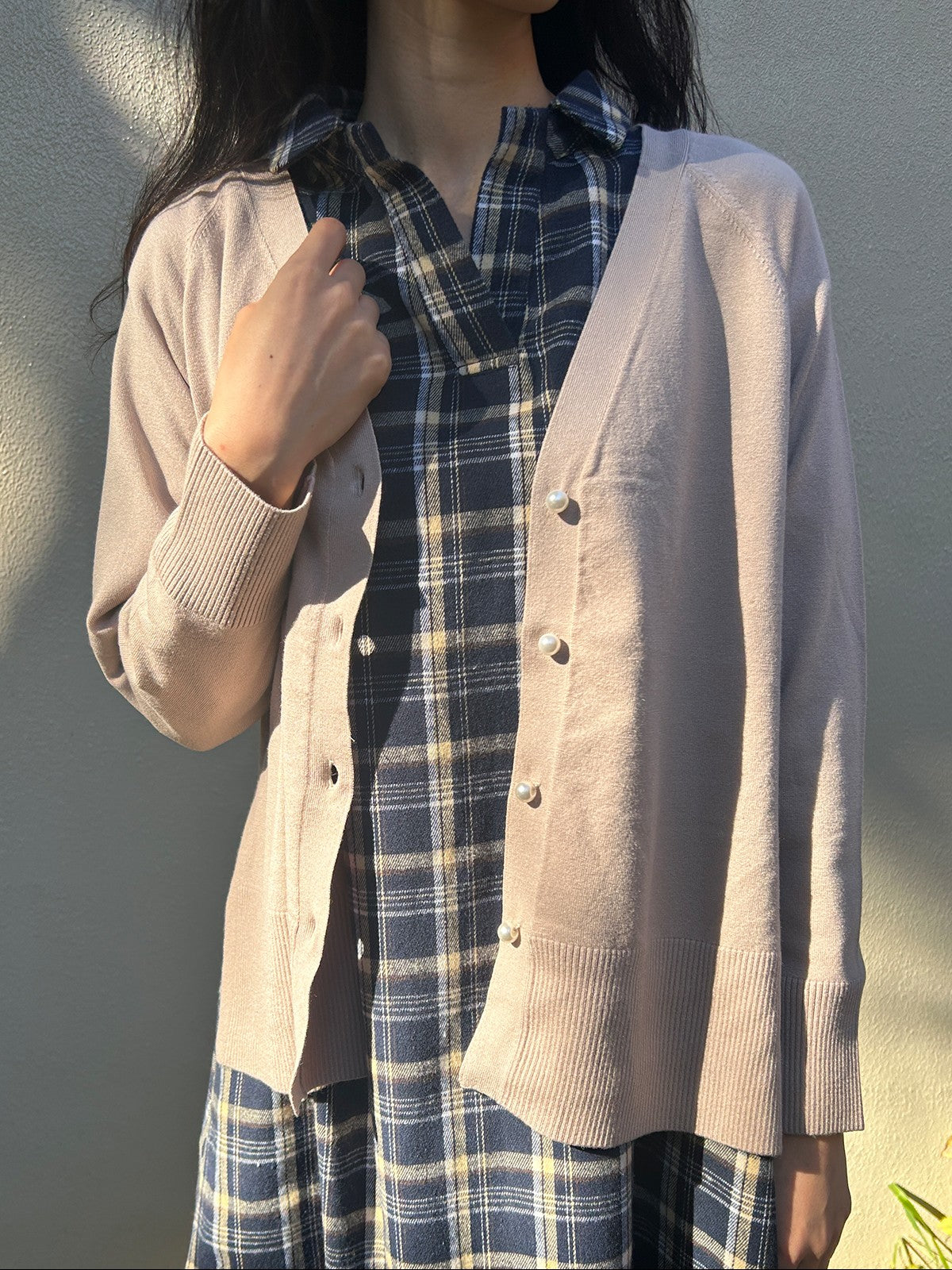 パールボタンVネックカーディガン