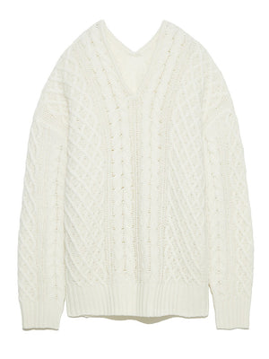 ケーブルニット