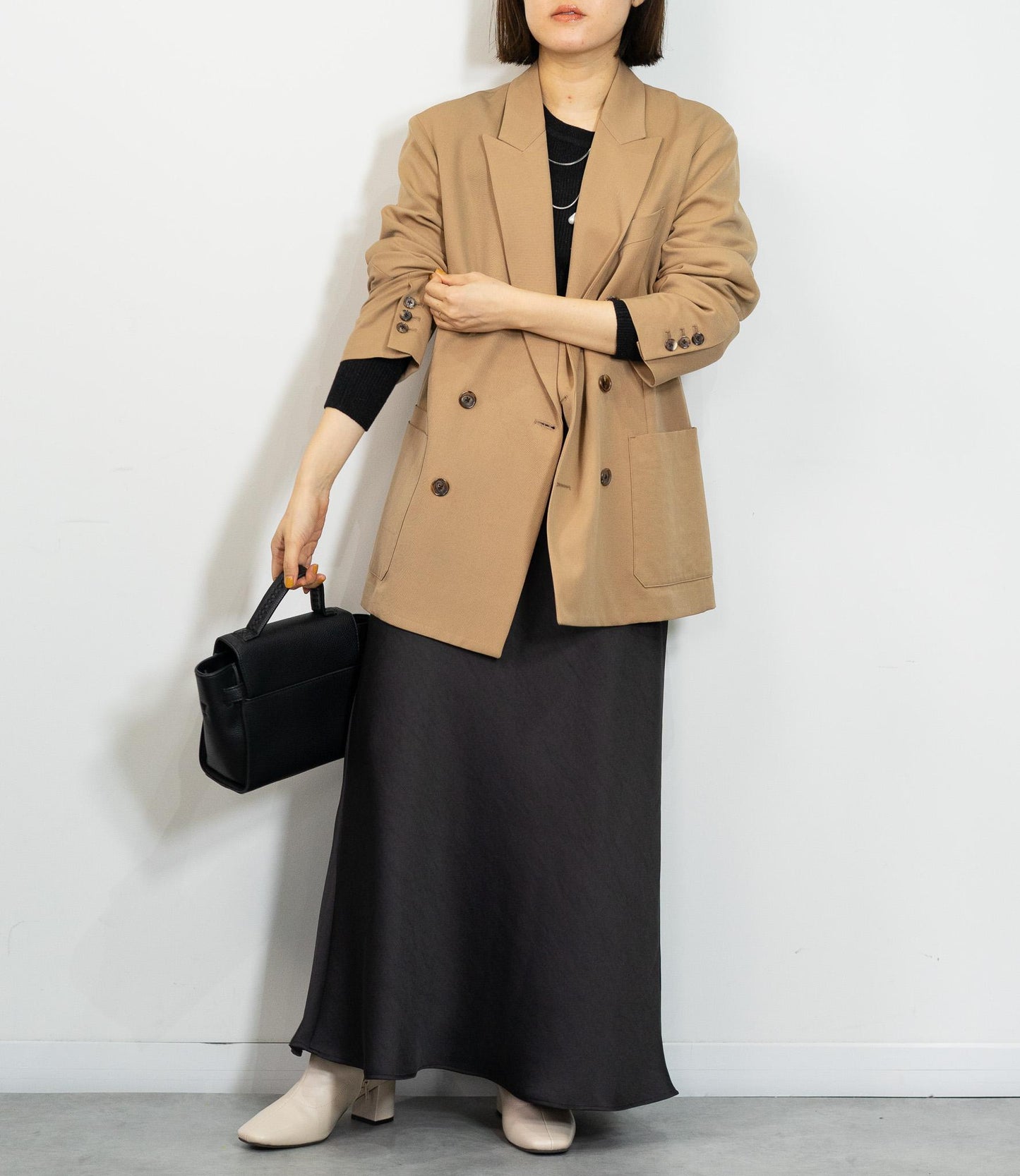 ラメリブクルーネックスリムニット