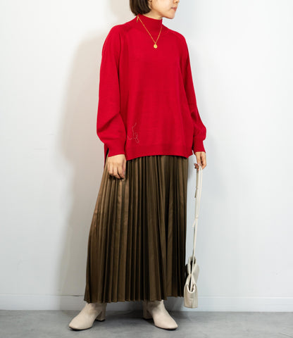 モックネックラグランニット