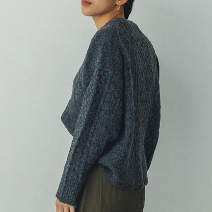 ケーブルニット