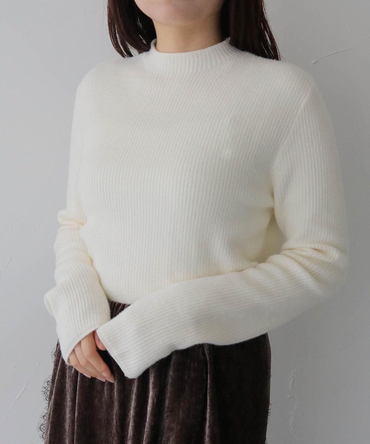 裏シャギーモックネックニット