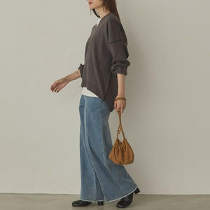 バイカラーシャープVネックニット