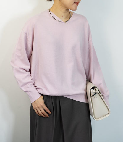 Vネックコンパクトニット