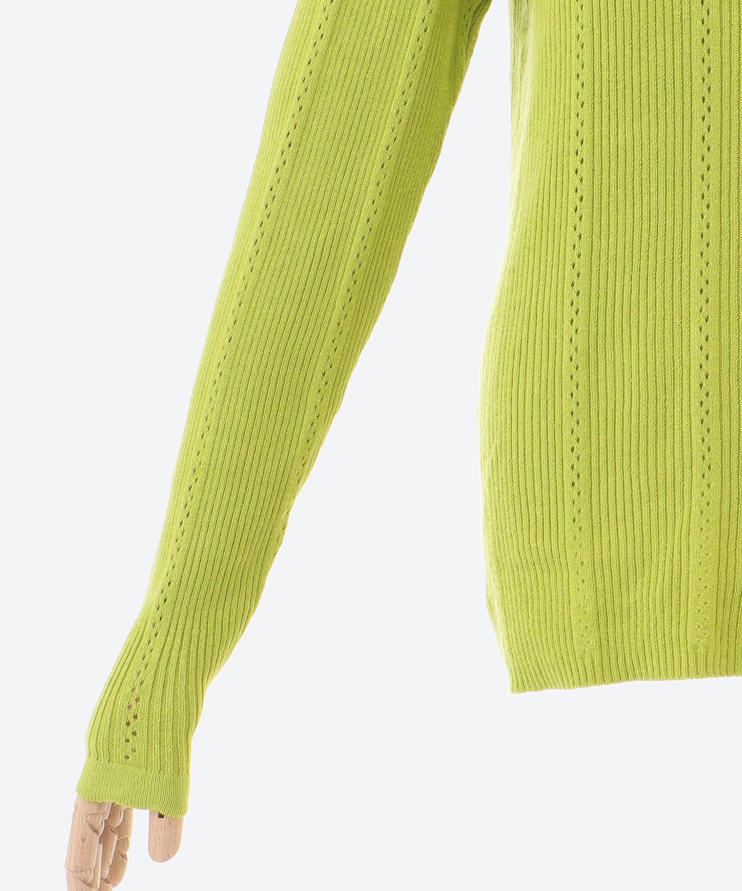 透かし柄ハイネックニット