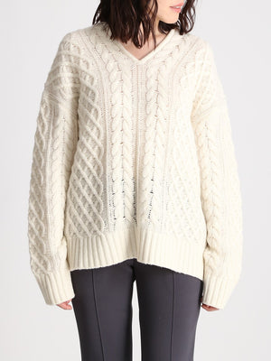 ケーブルニット