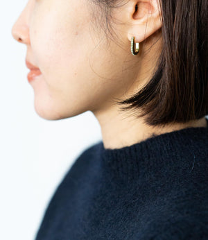 キュービックアクセントピアス