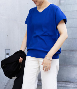 コクーンシルエットVネックニット