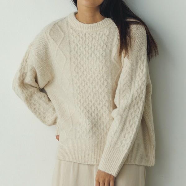 ケーブルニット