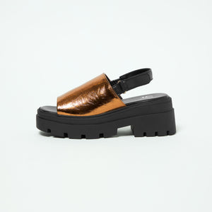 ＜SY＞ ボリュームソール サンダル70●