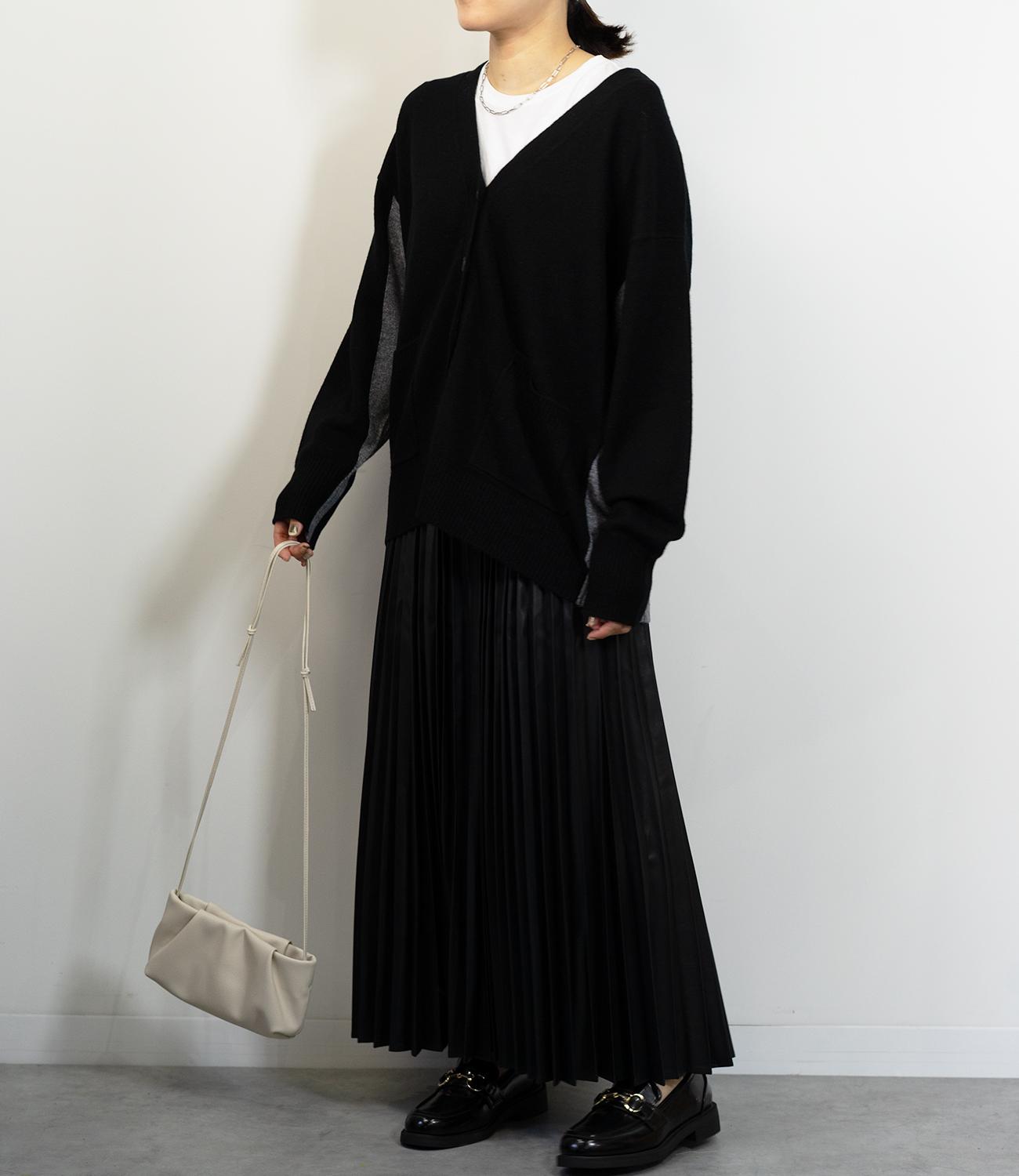 フェイクレザープリーツスカート – &DROBE (アンドローブ)