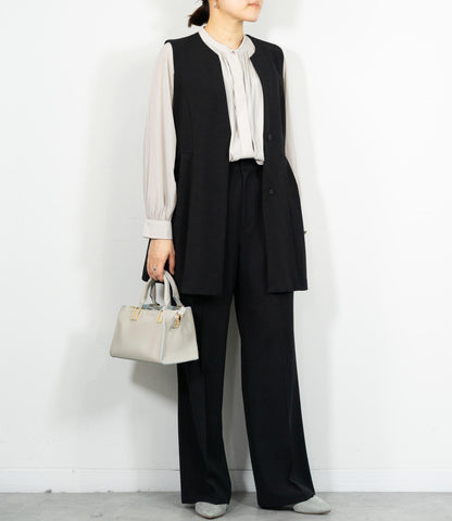 パウダーサテンギャザーブラウス