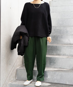 ボートネックニット