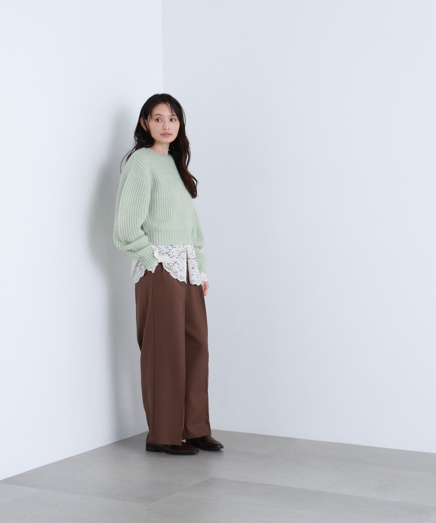 クロップドアゼフォルムニット