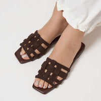 ブラウン系・DK.BROWN