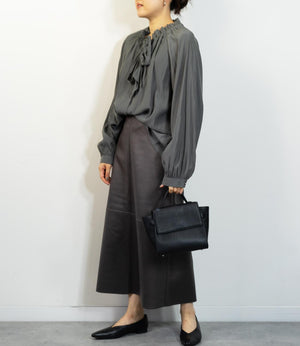 パウダーサテンボウタイブラウス