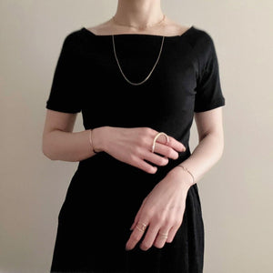 オフショルカットソー