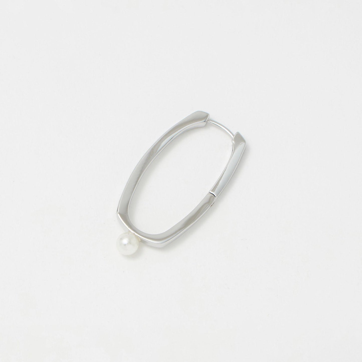 オーバルフープ&イミテーションパール ピアス