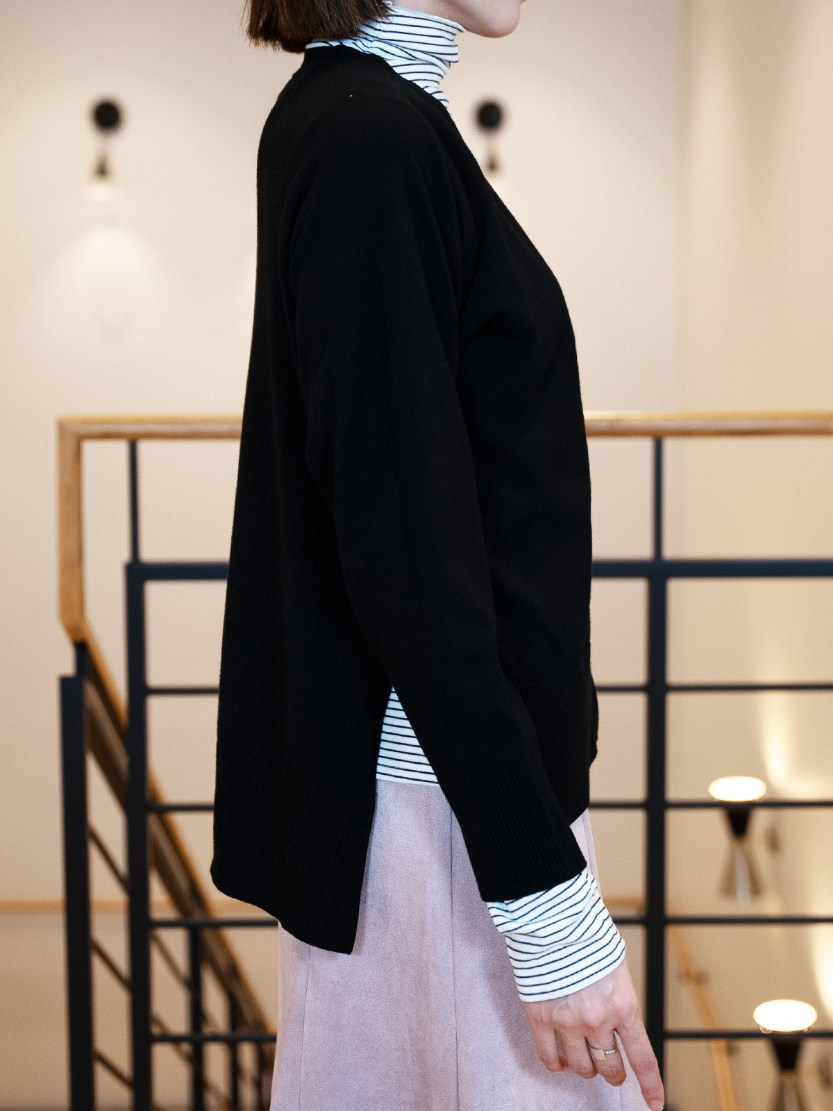 パールボタンVネックカーディガン