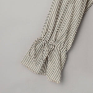 ストライプ ラッフルシャツ