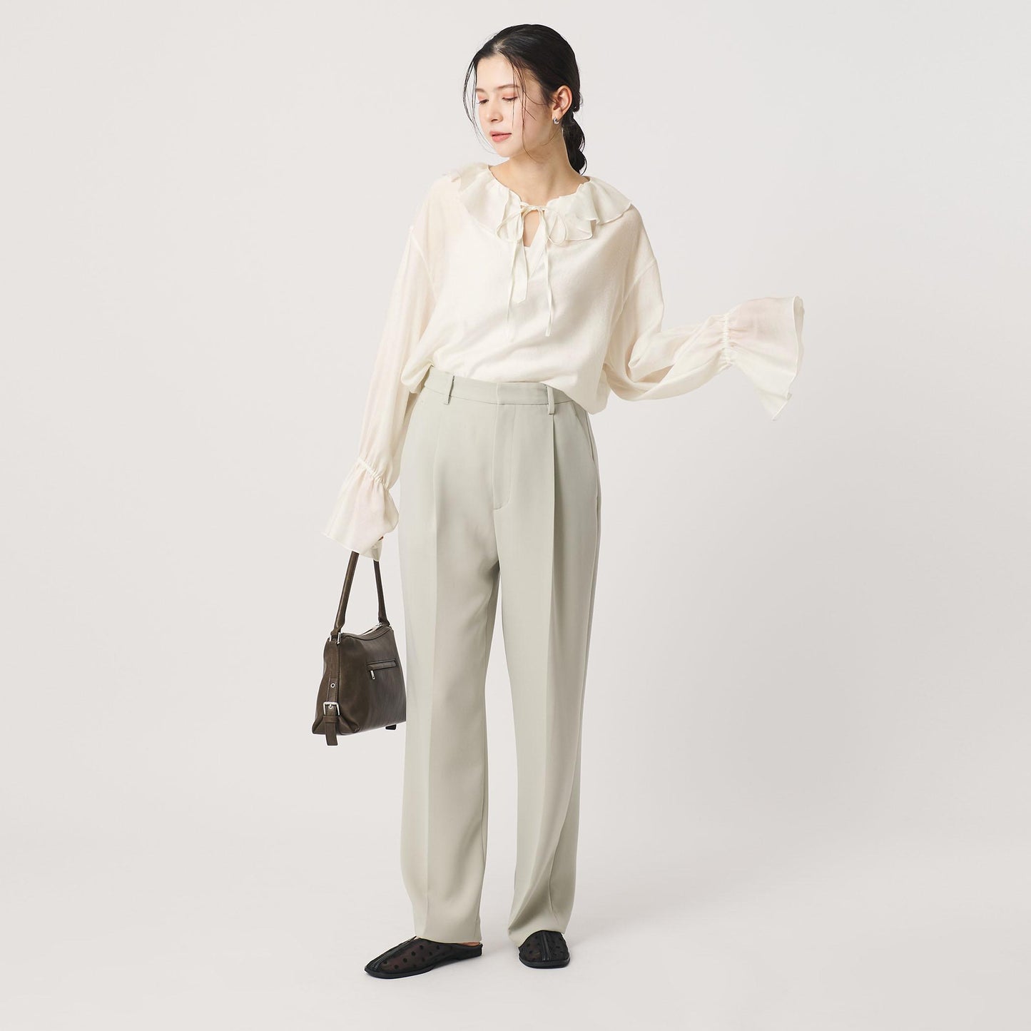 ラッフル スキッパーブラウス