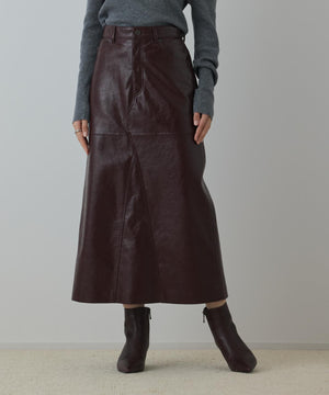 フェイクレザータイトスカート