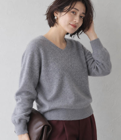 ウールカシミアホールガーメントVネックニット