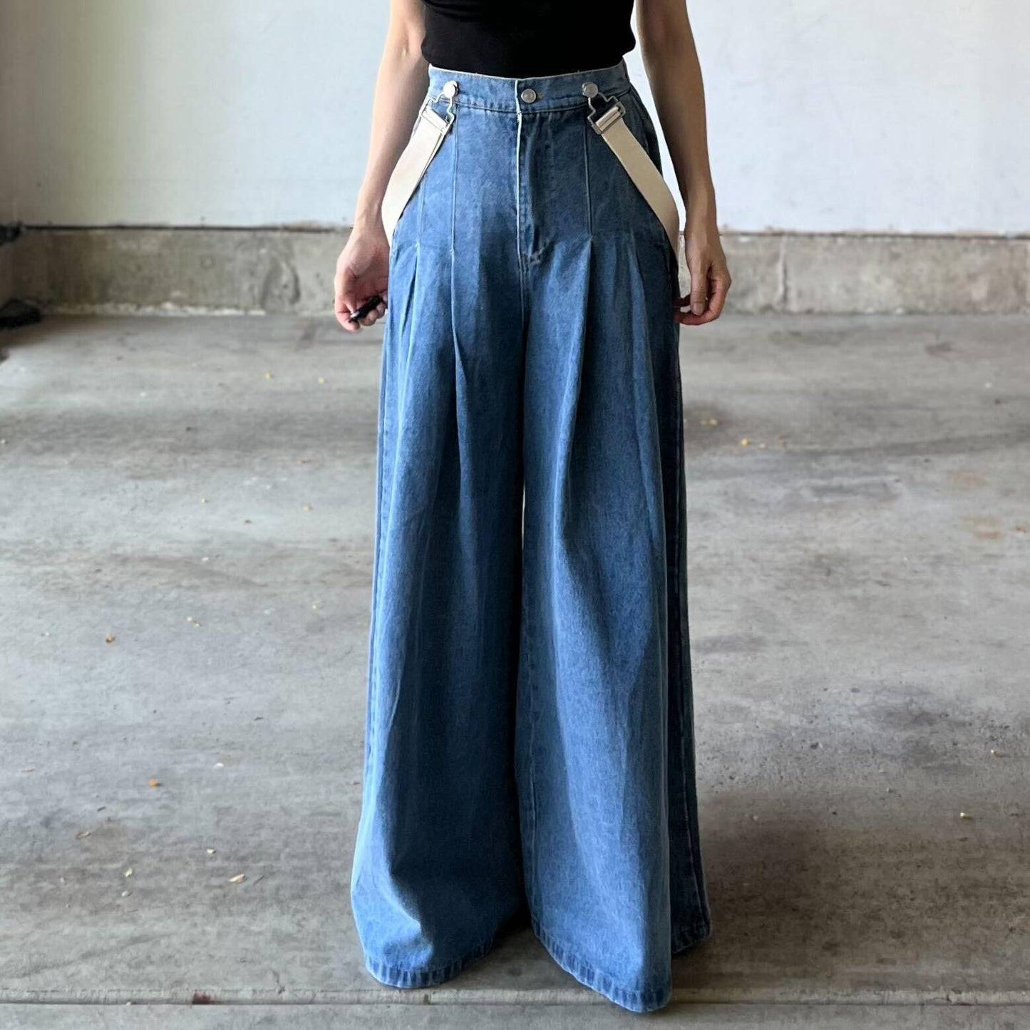 サスペンダーワイドデニムパンツ
