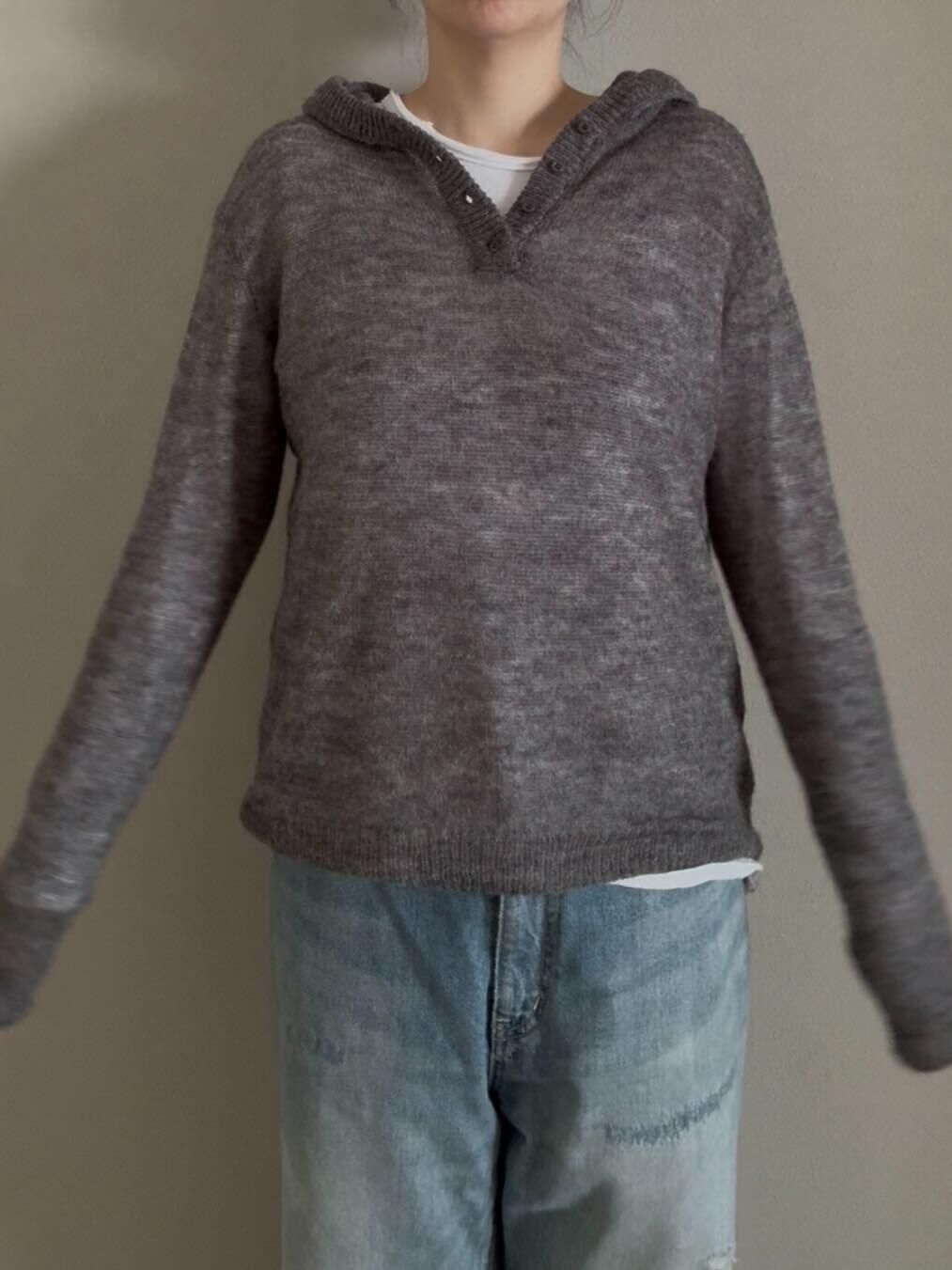 アンゴラルーズフィットフーディ