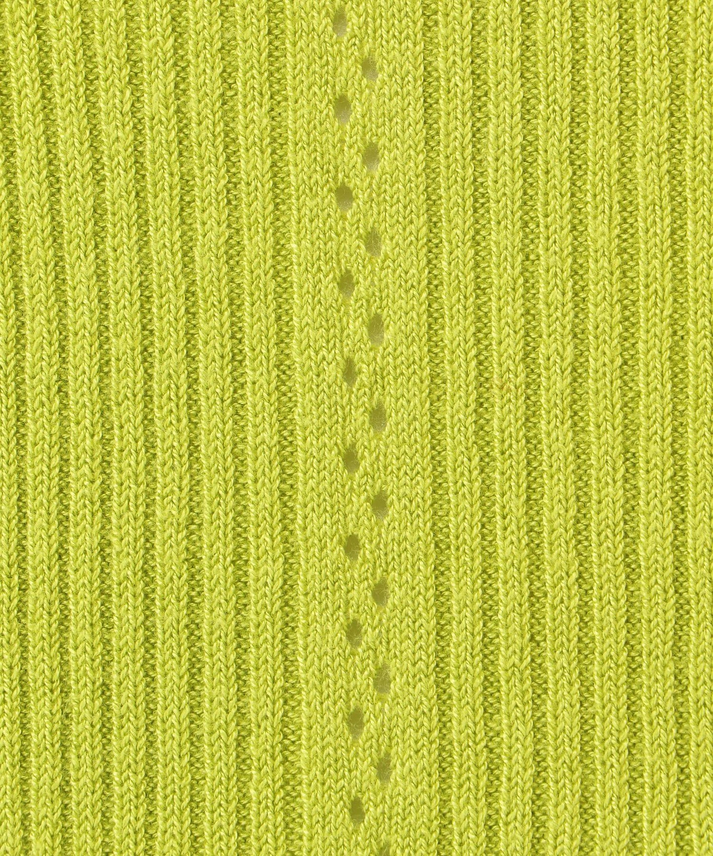 透かし柄ハイネックニット