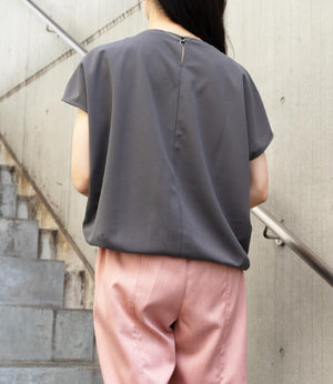 コクーンシルエットボートネックカットソー