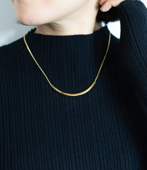 カーブバーモチーフネックレス