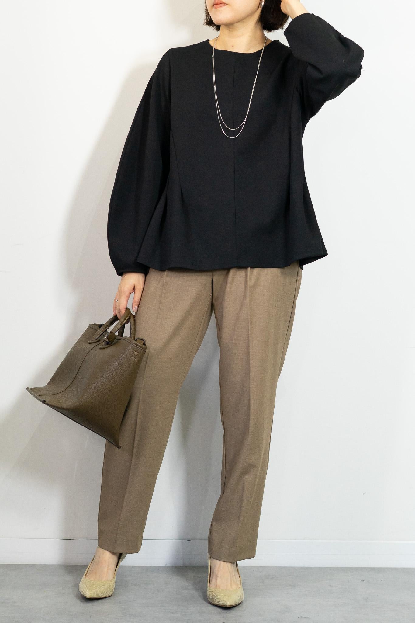 ウエストカーブカットソーブラウス