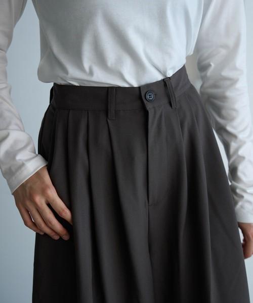 タックワイドパンツ