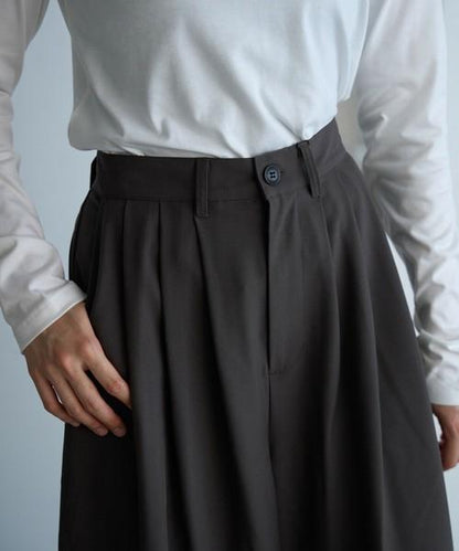 タックワイドパンツ