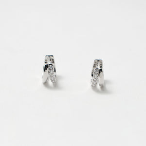 パヴェ Vシェイプ フープ ピアス