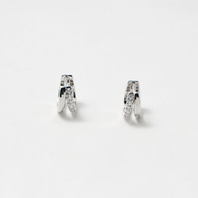 パヴェ Vシェイプ フープ ピアス