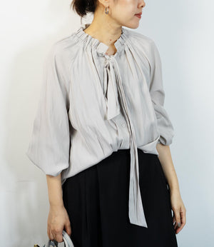 パウダーサテンボウタイブラウス