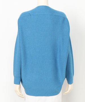 ボートネックニット