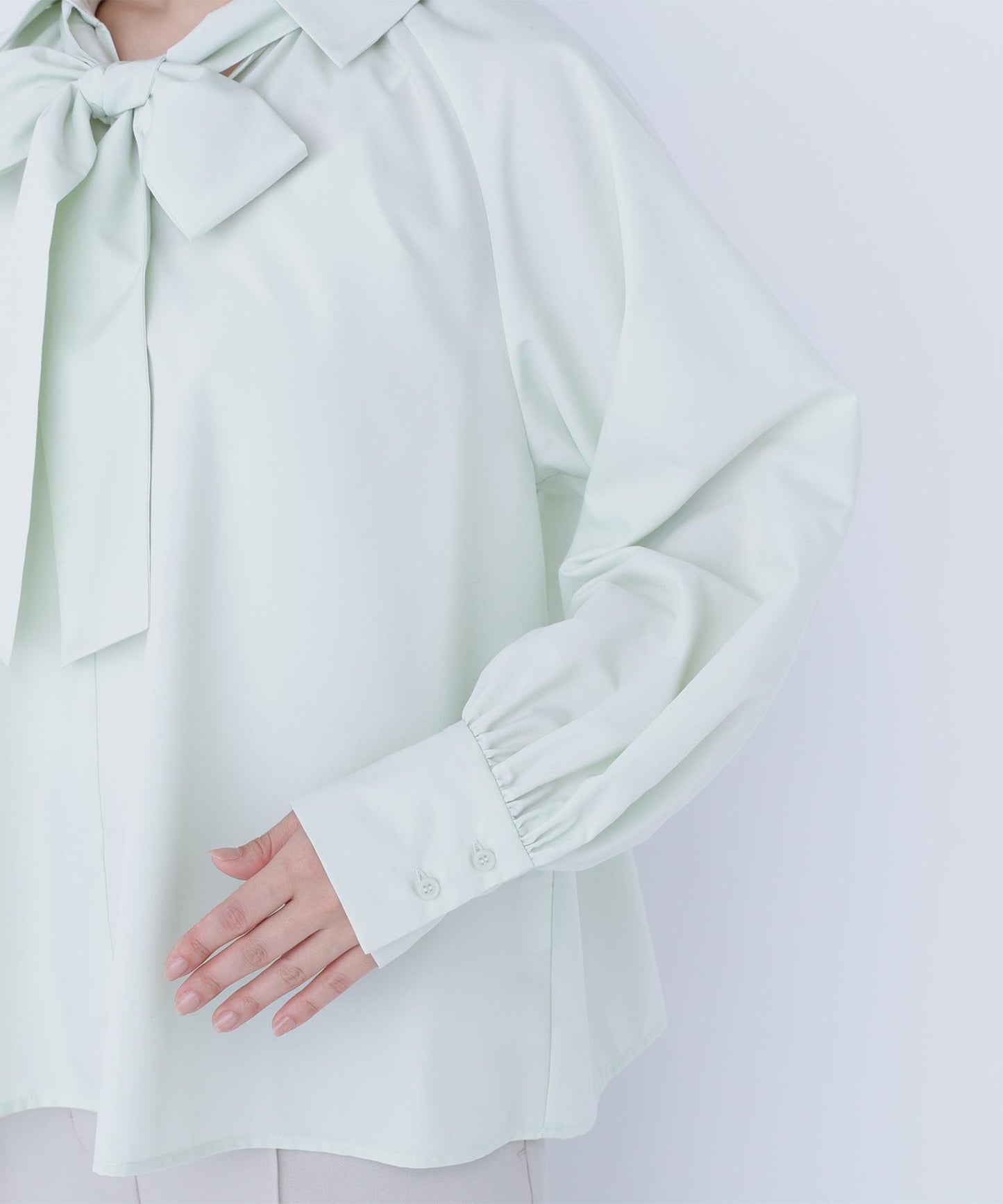 スキッパーリボンタイブラウス