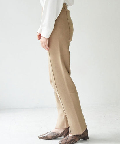 センタースリットパンツ