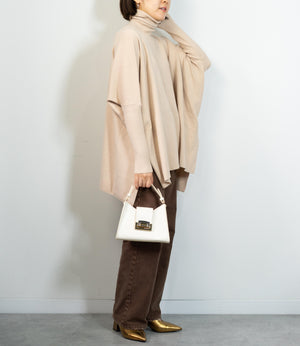 ハイネックポンチョニット